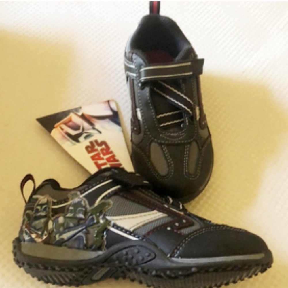 Shoes Star Wars boys new sizes 8.5M, 9M, 9.5M, 10.5M, 11M or 11.5M velcro close